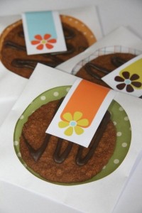 Photo 2 Chocolate drizzle and flower labels